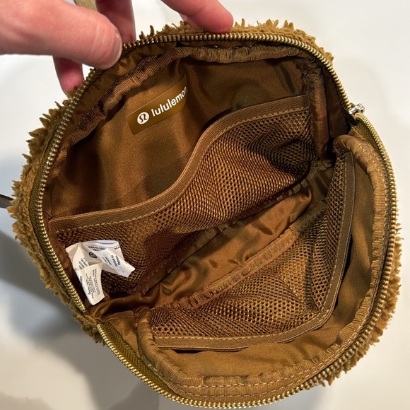 Lululemon Brown Sherpa Everywhere Belt Bag - Picture 5 of 10